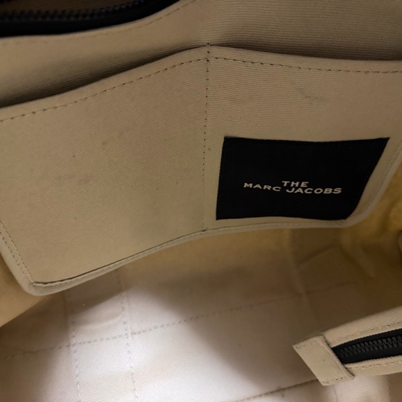 Marc Jacobs
The Large Canvas Tote Bag - Picture 3 of 6